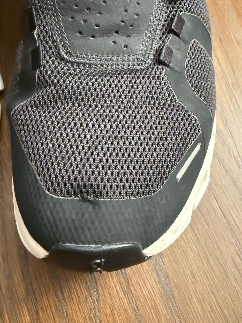 On Cloud Cloud 5 Sneakers in black with White Sole 9W - Picture 4 of 9